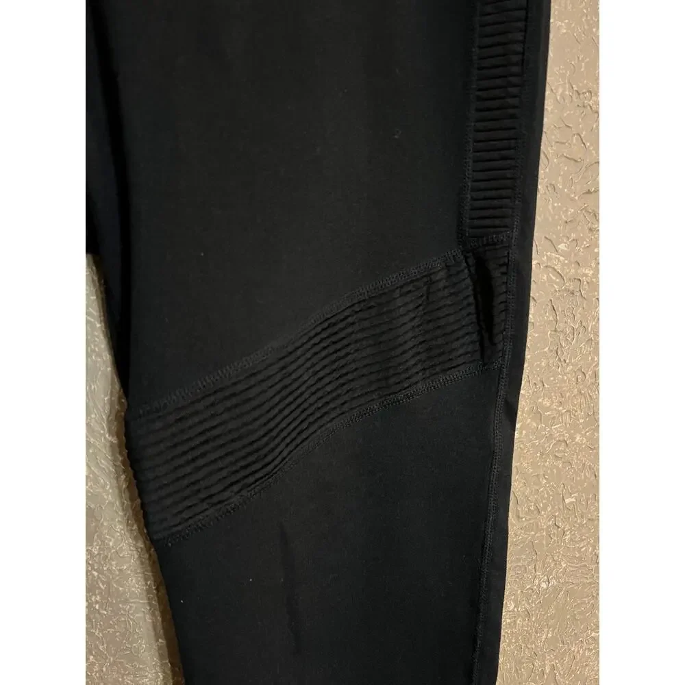 Fabletics Marina Capri Cropped Leggings Pants Size XL Color - Black - Picture 5 of 9